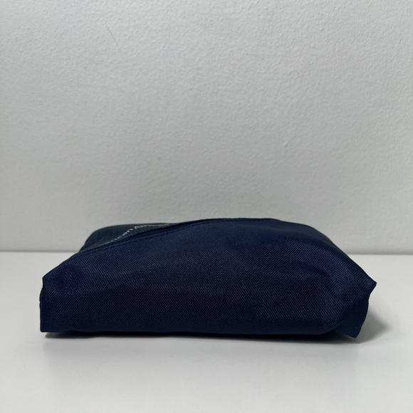 American Airlines Flagship First Class Travel Cosmetic Amenity Kit Bag - Picture 9 of 9